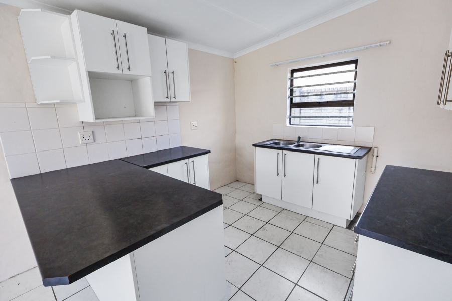 To Let 1 Bedroom Property for Rent in Cambridge West Eastern Cape